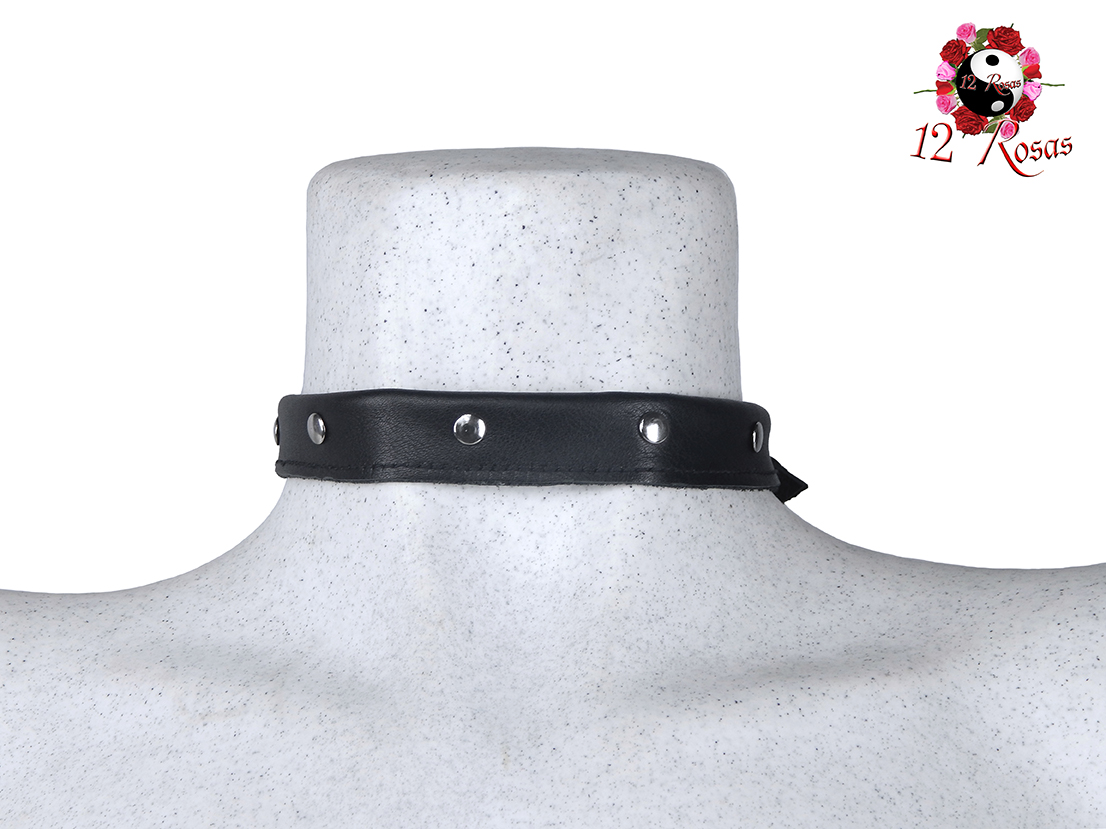 Collar Carla Negro Frontal 3